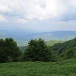 Blick hinunter ins Tal Richtung Pontremoli. Die nächste Etappe wird uns dort hinunter führen