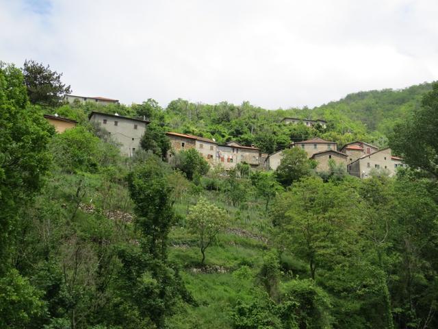 Blick hinauf nach Groppodalosio. Auch in Groppodalosio hatte es keine Einkehrmöglichkeiten