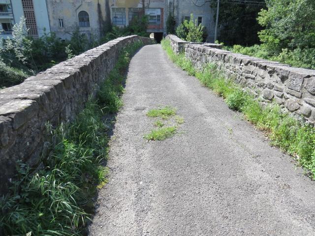 über diese alte Brücke überqueren wir den Fluss Magra