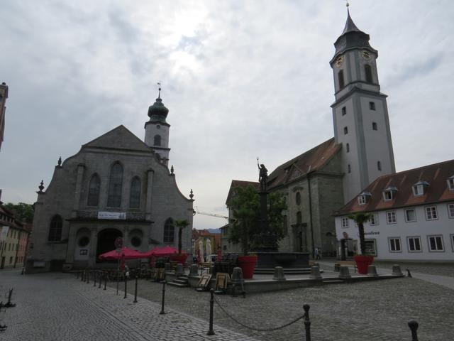 vorbei an der grossen Kirche von Lindau...