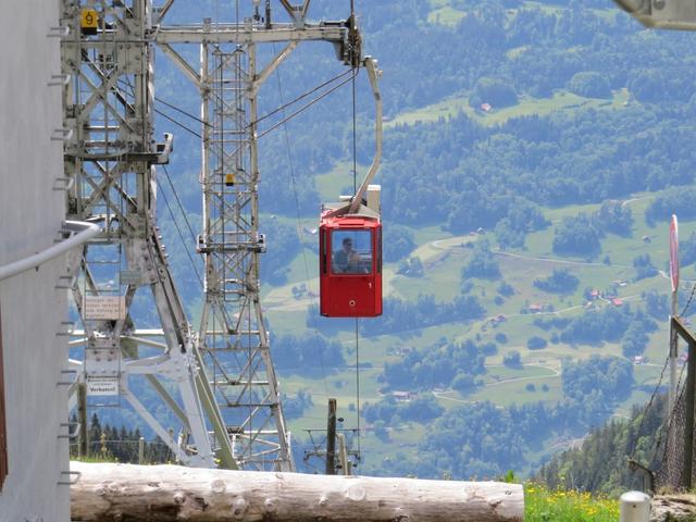 mit der Seilbahn geht es nun ins Tal hinunter, und danach mit dem Bus zurück nach Sargans