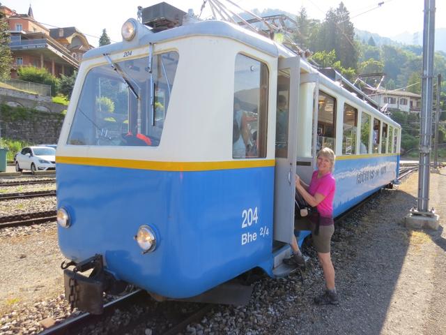 mit der bezaubernden Zahnradbahn fahren wir nun steil aufwärts