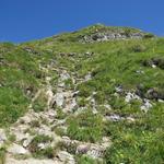 bei Nässe ist von einer Besteigung abzuraten. Zu steil und rutschig ist dann der Bergweg