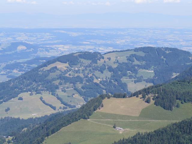 Blick zum Aussichtsberg Les Pléiades. Dort oben waren wir am Vortag