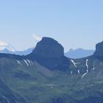 Blick auf Grand Combin links. Und auf die zwei Zähne, Tour de Mayen und Tour d'Aï