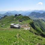 wir verlassen den Gipfel und wandern zur Bergstation zurück