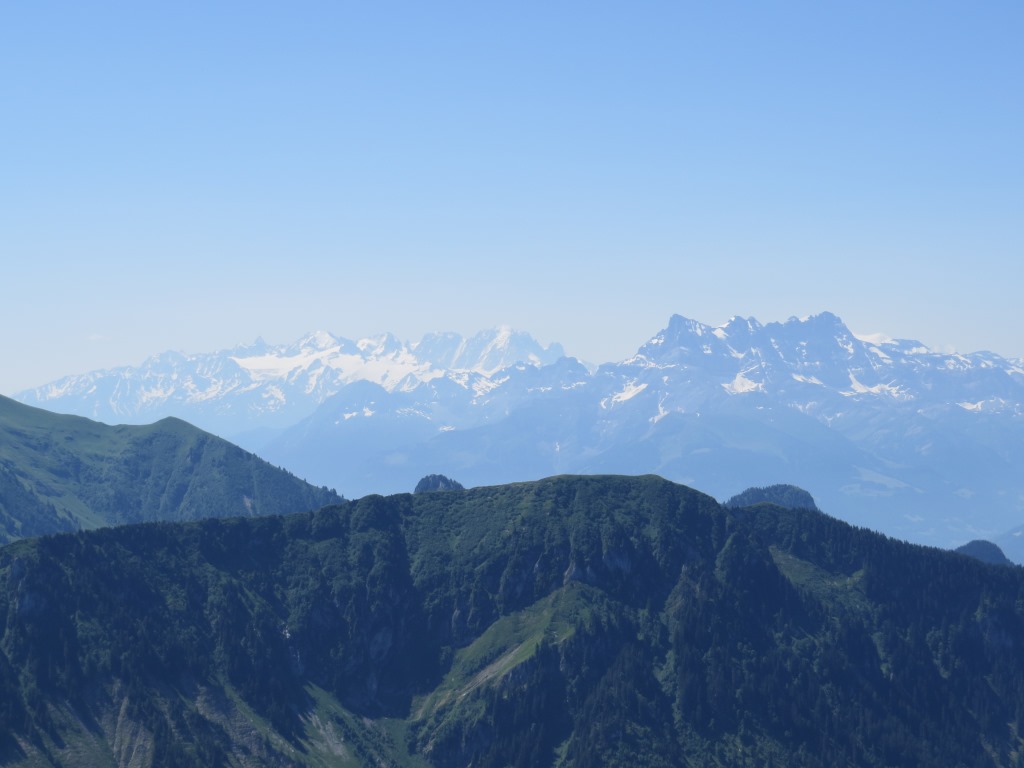 links das Trientgebiet mit seinen Aiguilles. Rechts Dents du Midi. Diese Bergtour werden wir nie vergessen