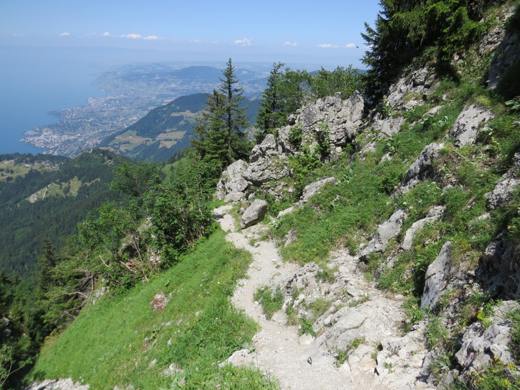 hat man das Couloir hinter sich, geht der Bergpfad allmählich in einen normalen Wanderweg über