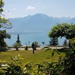 ...und die sensationelle Aussicht auf den Genfersee und die umliegenden Berge