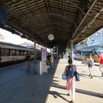 mit dem Zug sind wir von Vevey nach Montreux gefahren. Hier sind wir danach auf die Montreux–Berner Oberland-Bahn umgestiegen