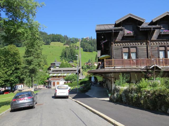 das charmante Dorf Les Avants war eine der ersten Skistationen der Schweiz