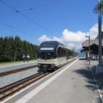 die Fahrt danach mit der MVR Montreux–Vevey–Riviera Bahn hinunter nach Vevey ist Genuss pur