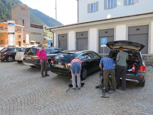 mit dem Auto fuhren wir nach Airolo. Grosses ausladen war danach angesagt