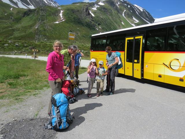 bei der Haltestelle Ciuréi di mezzo, hat die schöne Fahrt sein Ende, und wir verlassen das Postauto