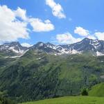 Blick auf die andere Talseite ins Cristallina Gebiet (das wir auch schon besucht haben) mit Pizzo Gararese