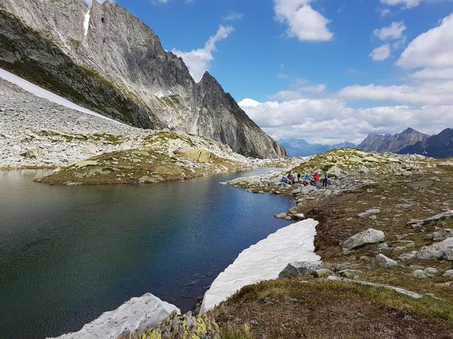 Blick auf den blauen Lago delle Pigne