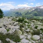 während dem Abstieg schweift der Blick über das Val Bedretto