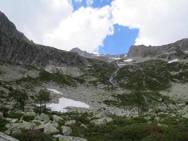 Blick hinauf zum Chüebodenhorn