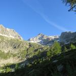 Blick von der Capanna Piansecco hinauf Richtung Poncione di Cassina Baggio und Chüebodenhorn