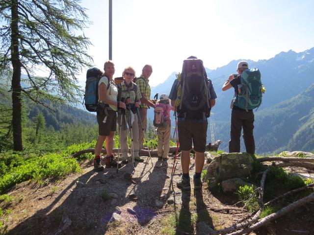 kurz nach der Hütte erreichen wir einen Aussichtspunkt...