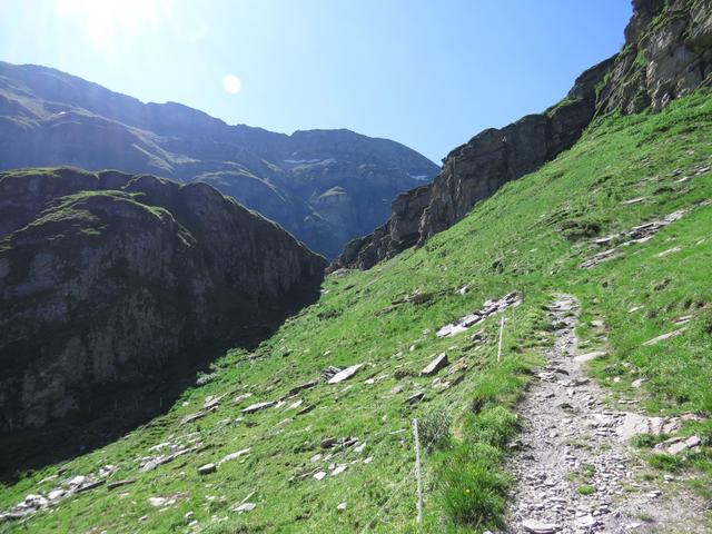 kurz vor der Alp Tomül muss eine kleine Engstelle passiert werden