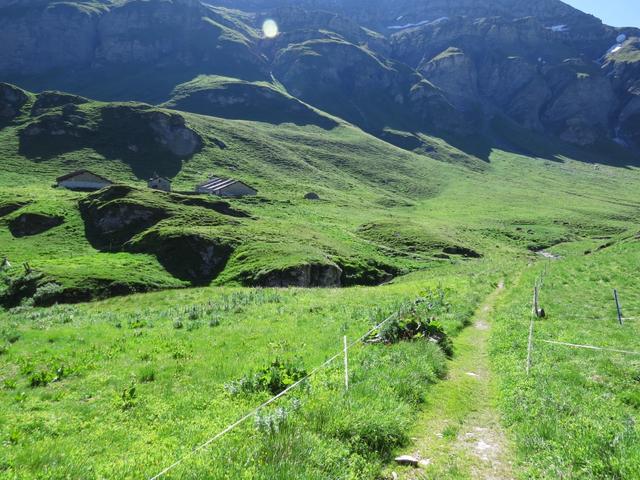 nach der Engstelle öffnet sich der Blick auf die Alp Tomül