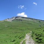 während dem wandern schweift unser Blick hinauf zum Piz Tomül, Tomülhorn oder Wissensteinhorn