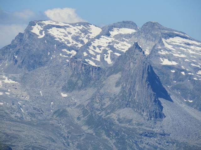 Blick auf Zervreilahorn. Dahinter Pizzo di Cassimoi und Pizzo Cassinelo