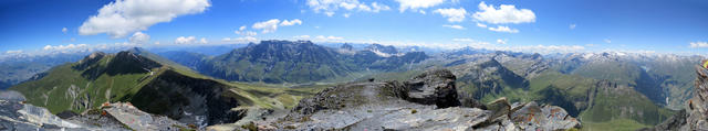 super schönes Breitbildfoto mit Bruschghorn, Gelbhorn, Pizzas d'Anarosa und Alperschällihorn und Adula