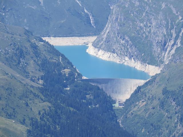 der Zervreilastausee herangezoomt