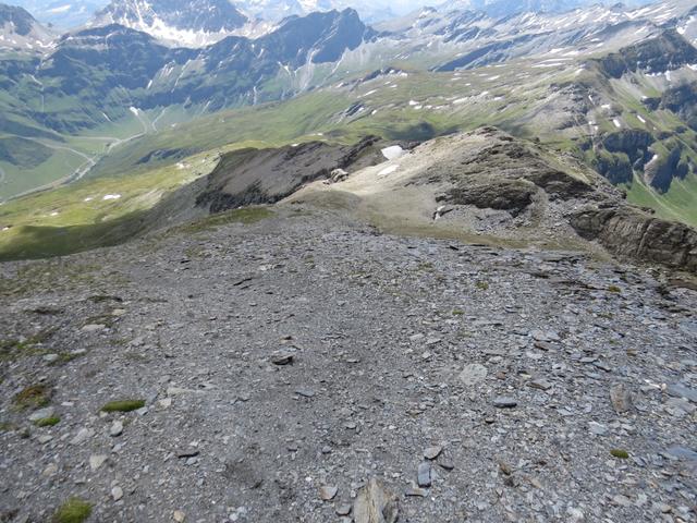 wir verlassen den Gipfel und steigen auf gleichem Weg wie der Aufstieg ab