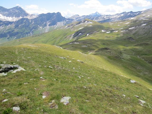 bei der Kuppe 2527 m.ü.M. legen wir die Mittagspause ein