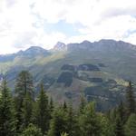 auf der gegenüberliegende Talseite blicken wir zum Faltschonhorn. Dort oben standen wir auch schon