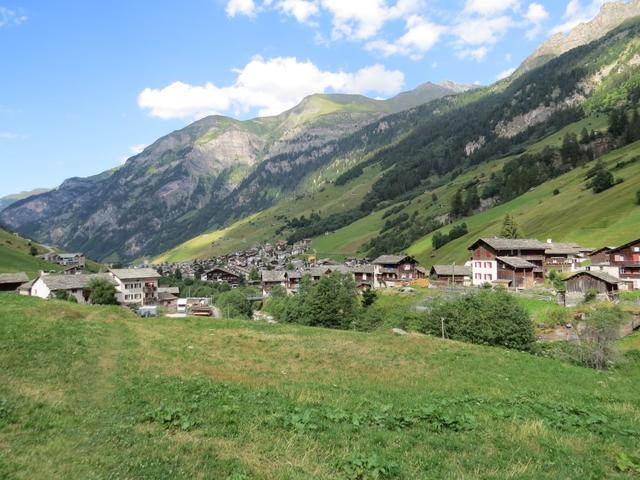 mit dem Auto fuhren wir danach vorsichtig ins Tal hinunter nach Vals...