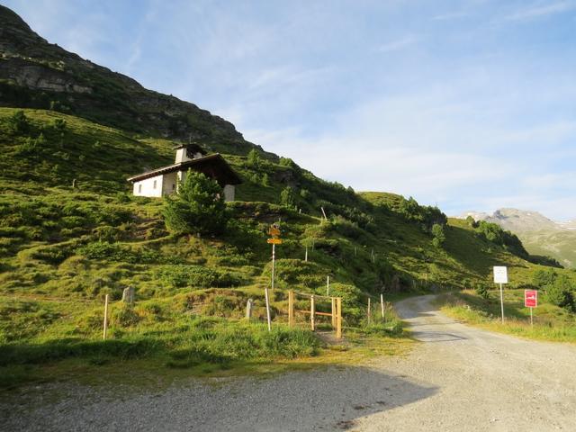 ...bei der Kapelle St.Bartholomäus in Zerfreila 1984 m.ü.M.