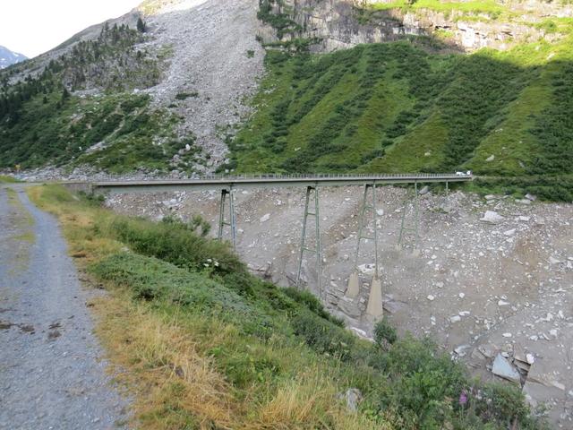 ...bis wir die lange Canalbrücke 1865 m.ü.M. erreichen