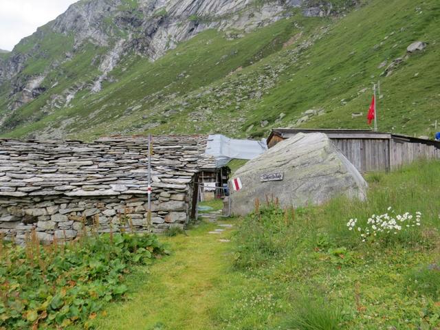 auf der Lampertschalp bietet sich eine erste gemütliche Rast an. Hier kann man auch übernachten