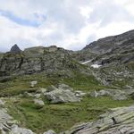 in Serpentinen zieht der Bergweg, nun nicht mehr so steil, weiter aufwärts