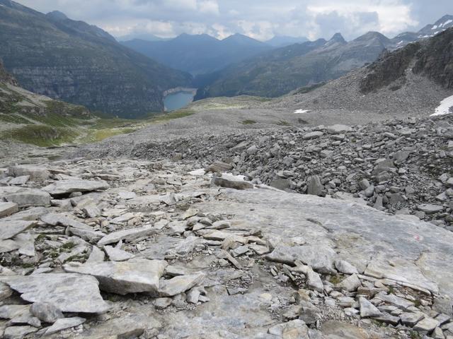 ein bisschen unterhalb vom Furggelti sind wir windgeschützt und geniessen mit so einer Aussicht die Mittagsrast