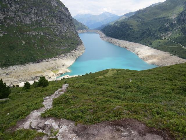 aufgelockert durch den schönen Anblick des Zervreilasee