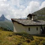 wir beenden diese sehr schöne Wanderung mit einem Blick von der Kapelle St.Bartholomäus in Zerfreila zum Zervreilahorn