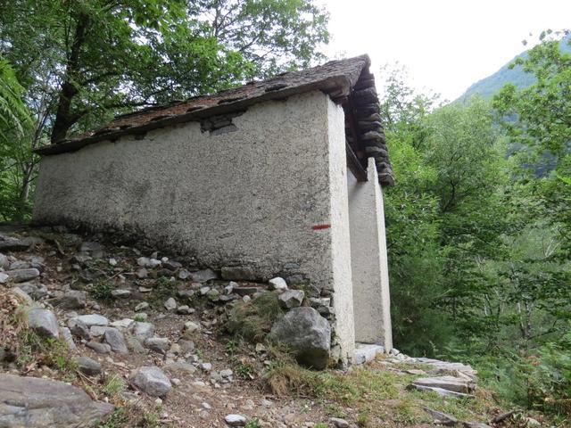 wir erreichen ein Bildstock. Unzählige von diesen Bildstöcken konnten wir im Tessin schon bestaunen