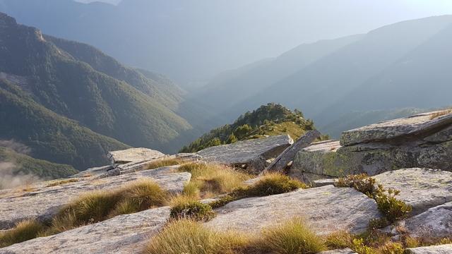 Blick in das Valle del Salto und Richtung Maggia. 1900hm waren es bis hier oben