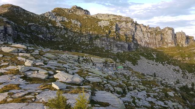 ...bevor es wieder zum Rifugio Alpe Masnee zurückgeht. Die Häuser sind fast nicht zu erkennen