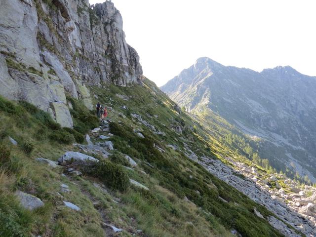 alles unterhalb des Verbindungsgrates Cima del Masnee-Madom da Sgióf und in dessen Schatten...