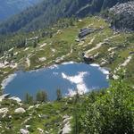 150 Meter unter uns der liebliche Lago del Starlaresc mit der gleichnamigen Capanna