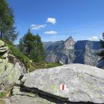 wir umgehen linkshaltend die Bergspitze Punkt 1886 m.ü.M., und blicken zum Pizzi del Rabbioso