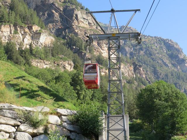 den ersten kräftigen Anstieg zur Alp Jungen auch Jungu genannt, kürzen wir mit der kleinen Seilbahn ab