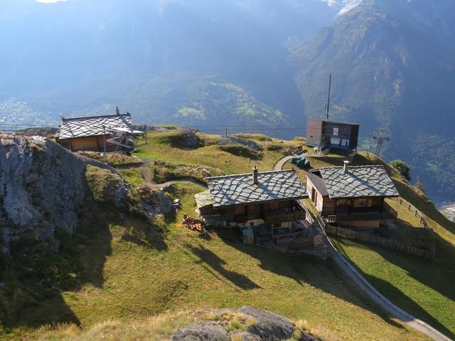 Blick hinunter zur Bergstation der Seilbahn