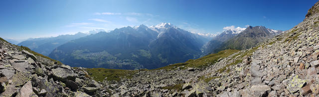 und die Aussicht ist gigantisch. Blick auf die andere Talseite des Mattertal